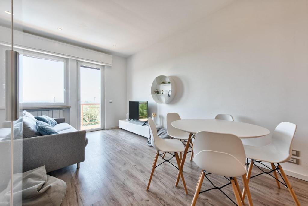 TV a/nebo společenská místnost v ubytování P1 Sweet Apartment Lake View&Pool
