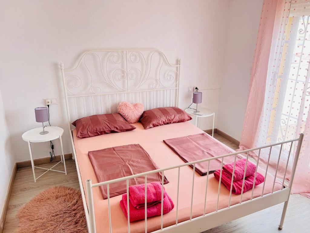 Postel nebo postele na pokoji v ubytování Townhouse Dreamhills Los Altos