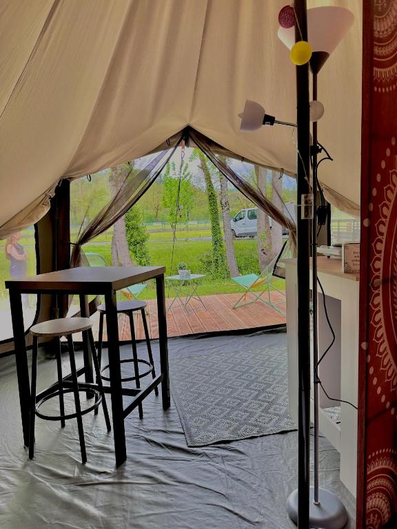 Patio alebo iná vonkajšia časť ubytovania village vacances du camboussel