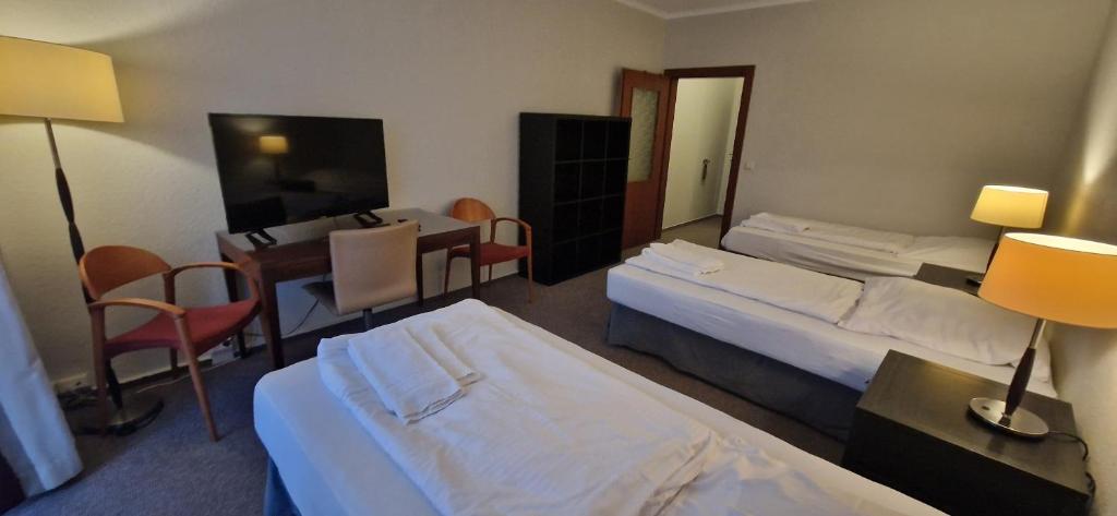 BusinessHotel Am Peetzsee Grünheide - Driepersoonskamer Met Balkon