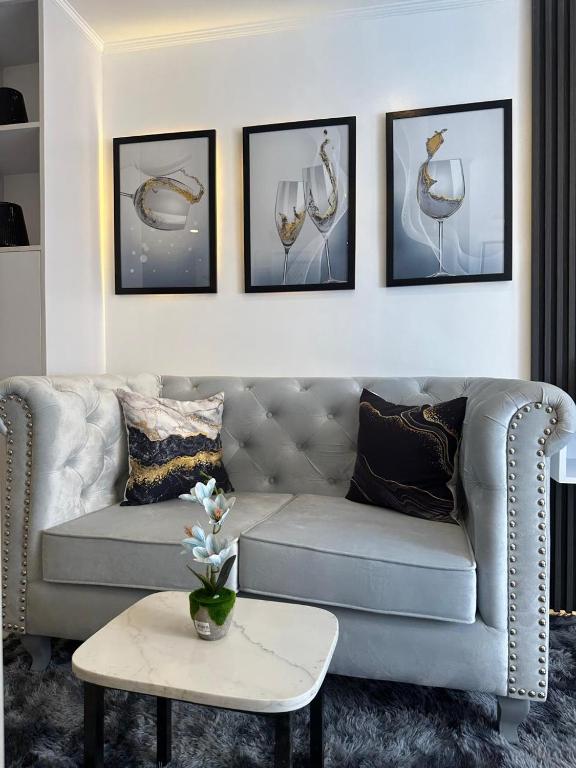 MAKATI Isabela Luxury - Deluxe Queen Studio