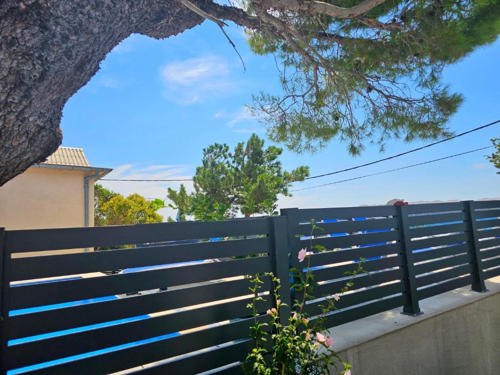 Fotografia z galérie ubytovania Beachfront House Ivana with Pool - renovated 2025 v destinácii Cesarica