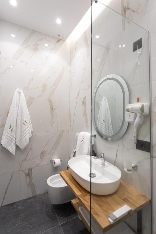 Koupelna v ubytování Nayel Hotel