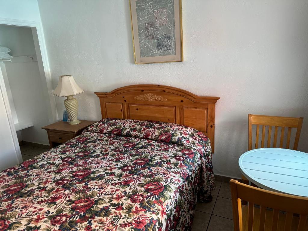 Postel nebo postele na pokoji v ubytování El Ray Motel