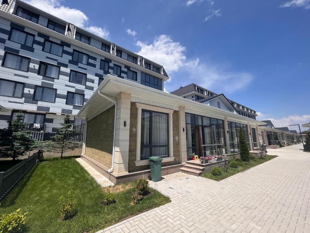 Bygningen som feriehuset ligger i