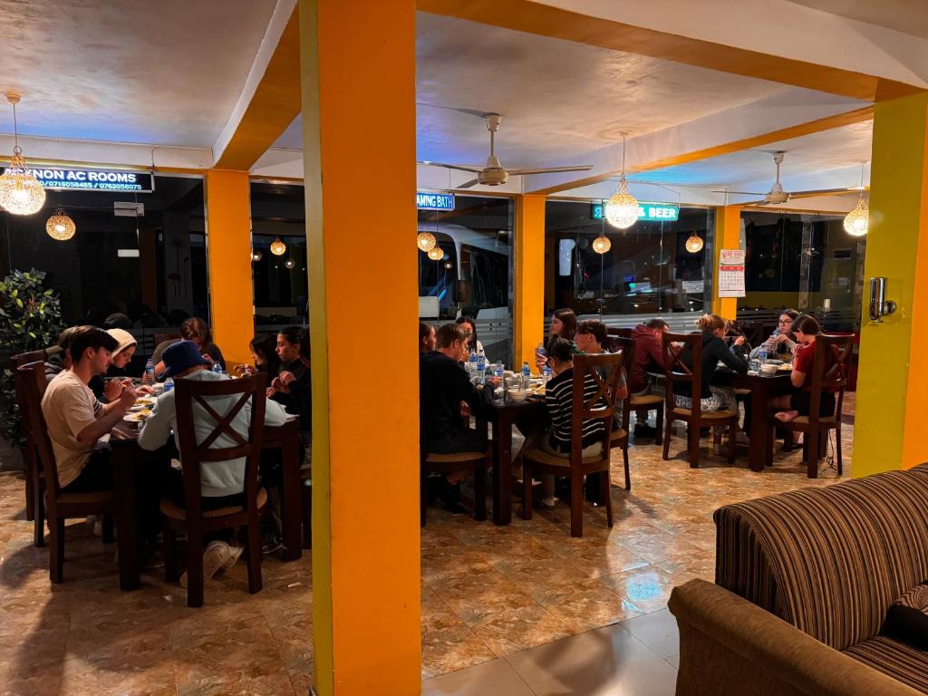 Restaurace v ubytování Adams peak Grand