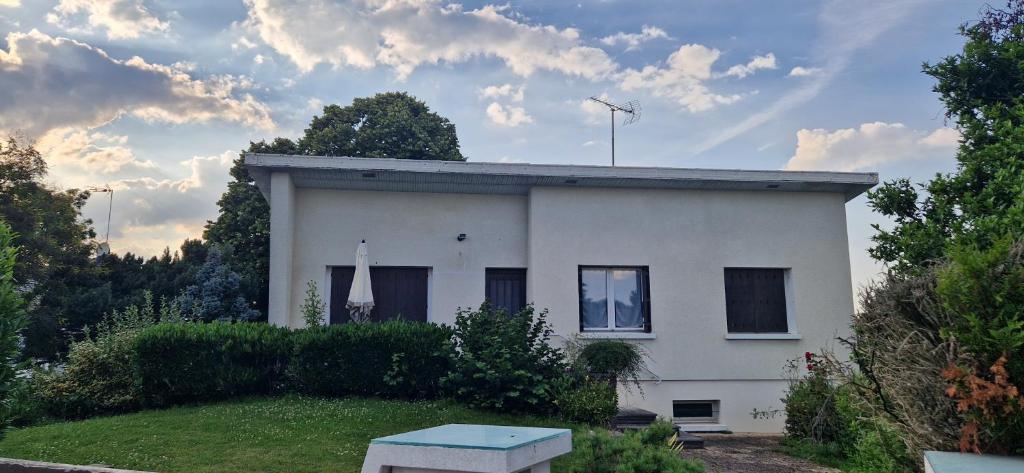 Κήπος έξω από το Maison arborée à Gurgy