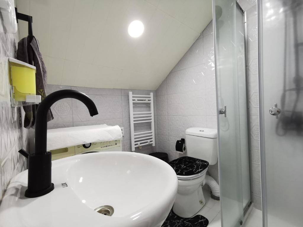 Koupelna v ubytování Guest House Natia