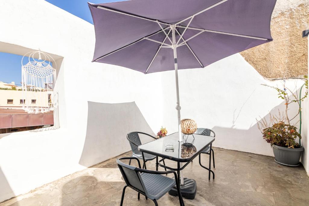 A balcony or terrace at Stef&Art Old Town House
