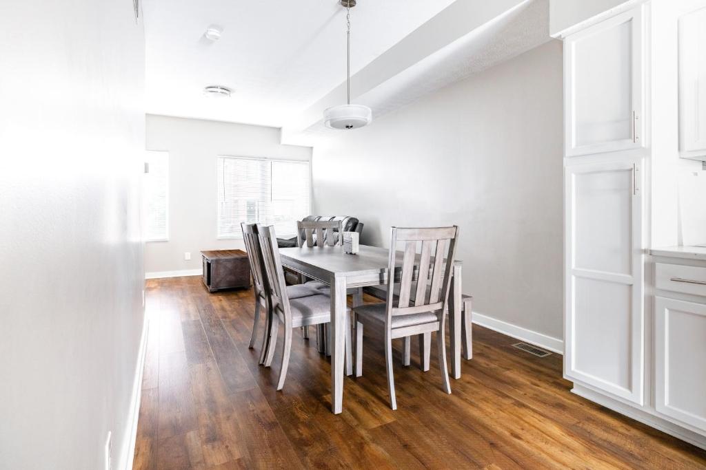 Luxury Downtown Townhome Unit 7 photo