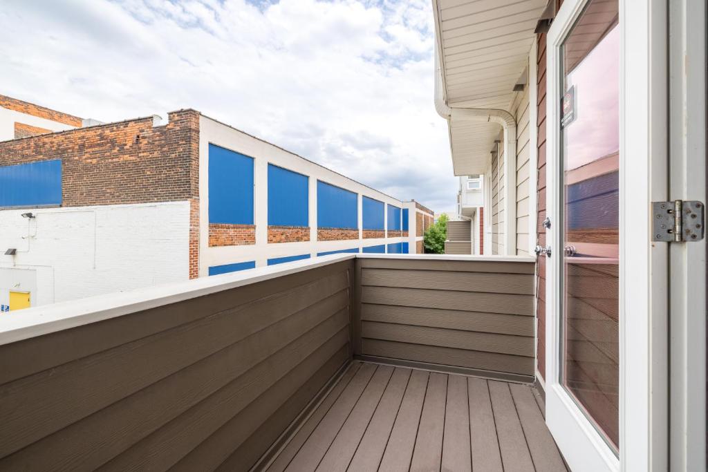 Luxury Downtown Townhome Unit 7 photo