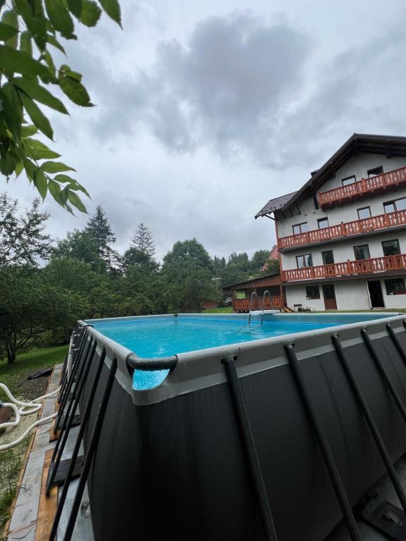 Bazén v ubytování Kolos house nebo v jeho okolí