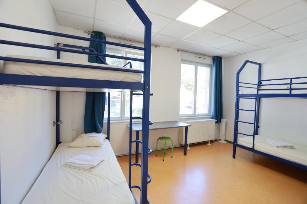 Auberge de Jeunesse de Mulhouse - Bunk Bed In Female Dormitory Room