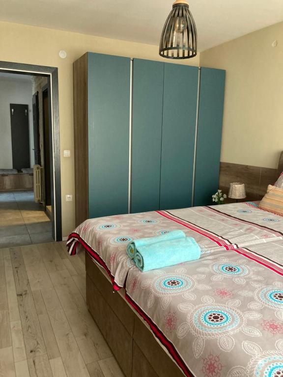 Ein Bett oder Betten in einem Zimmer der Unterkunft Mihajlovik LUX Apartment in Heart of SKOPJE