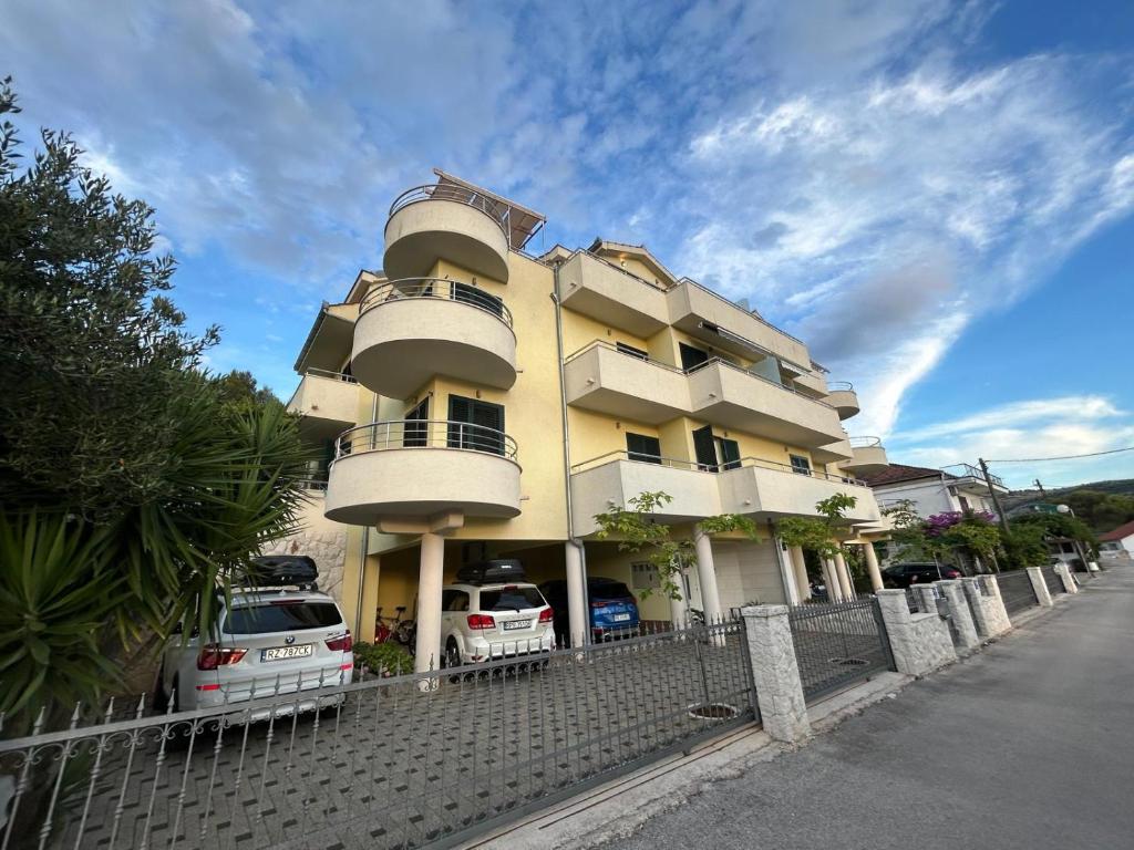 Budova, kde se apartmán nachází