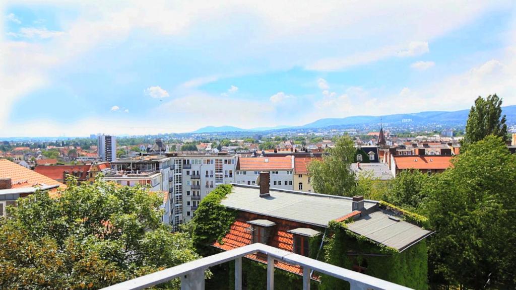 Nespecifikovaný výhled na hory nebo výhled na hory při pohledu z hotelu