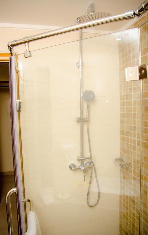 Koupelna v ubytování Saab Royale Hotel