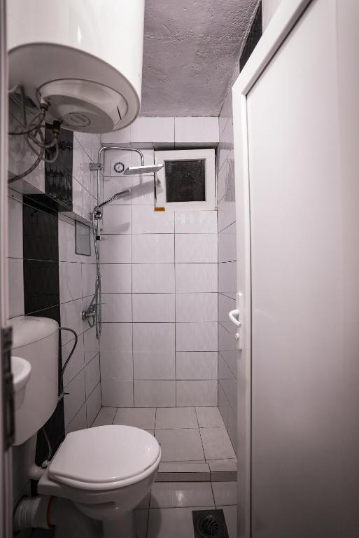 Koupelna v ubytování Prishtina Guests