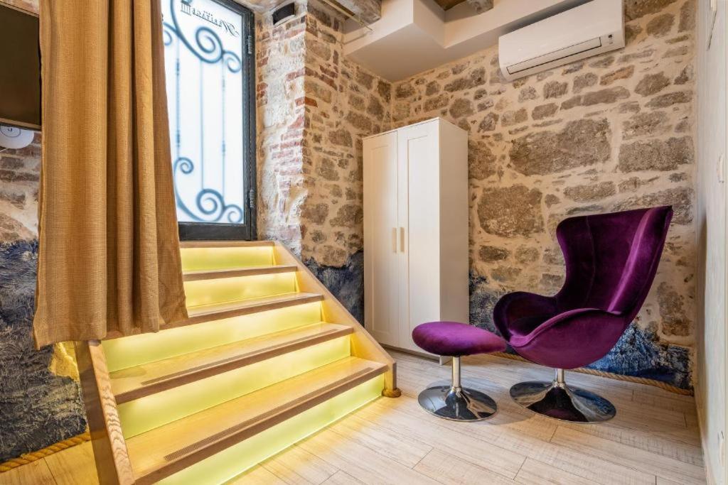 Historic Plaza Varos Split - Resim 15