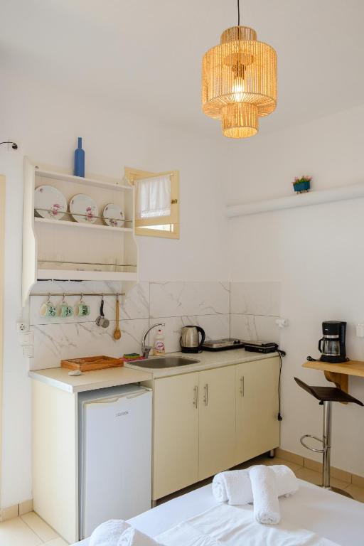 A kitchen or kitchenette at ASTYSTUDIO