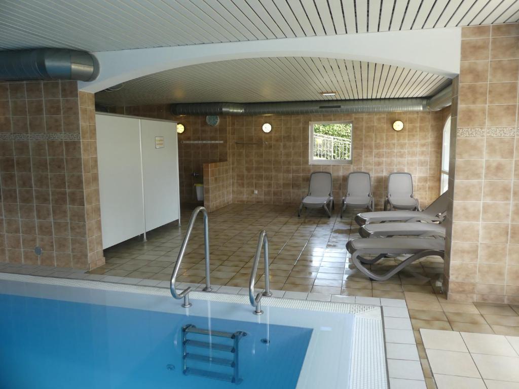 Bazén v ubytování Dreiländereck mit Sauna und Pool, Wohnung 403 nebo v jeho okolí