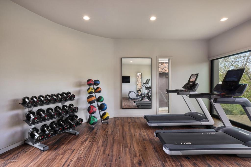 Fitness centrum a/nebo fitness zařízení v ubytování Bardessono Hotel and Spa