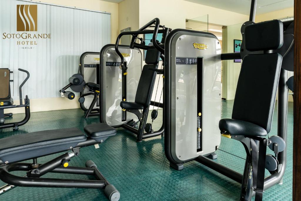 Fitness centrum a/nebo fitness zařízení v ubytování Sotogrande Iloilo Hotel