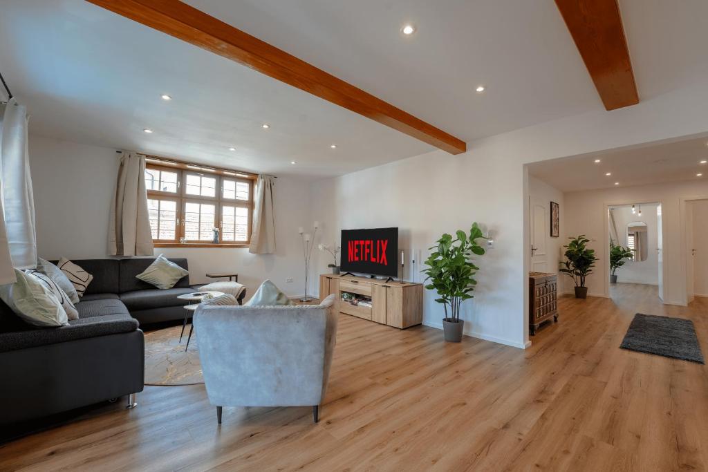 Design-Fachwerk-Suite - Balkon-Parkplatz-Therme