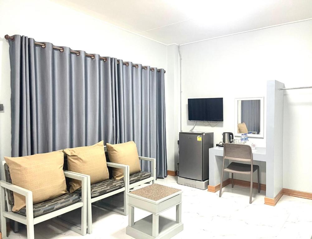 Chainatgrand Hotel - Chambre Triple