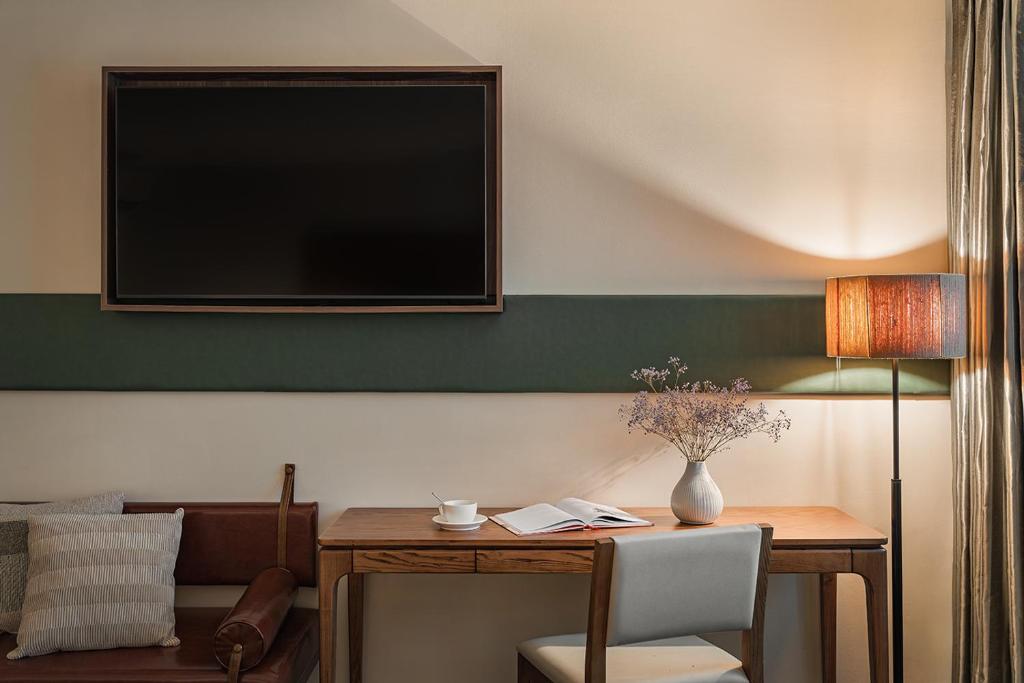 Signature by M Village Thợ Nhuộm - 15