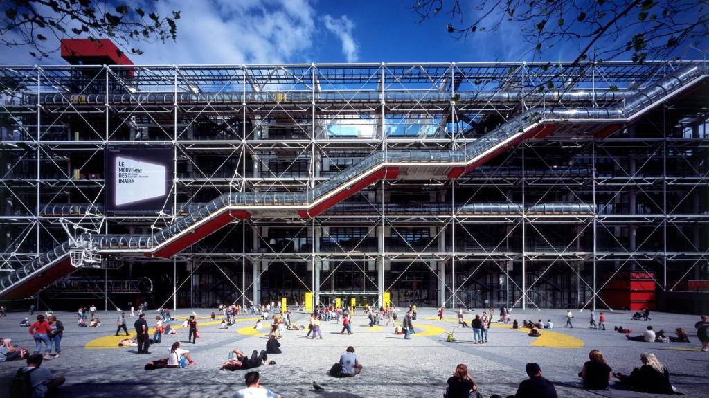Hostia v ubytovaní BEST CENTRAL Chambres Privées - Seine & Louvre in the Connected Heart of Paris
