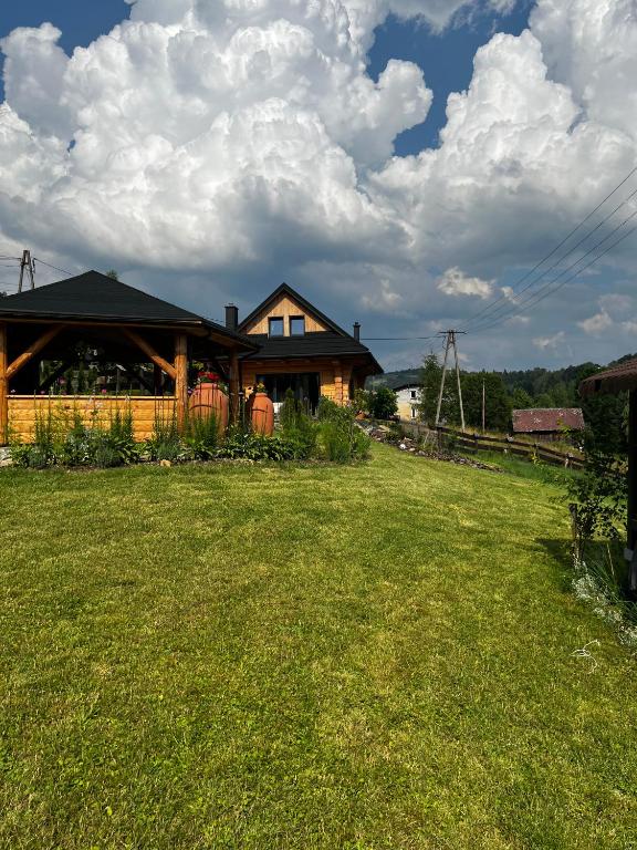 Vonkajšia záhrada v ubytovaní MamChwilkeHome