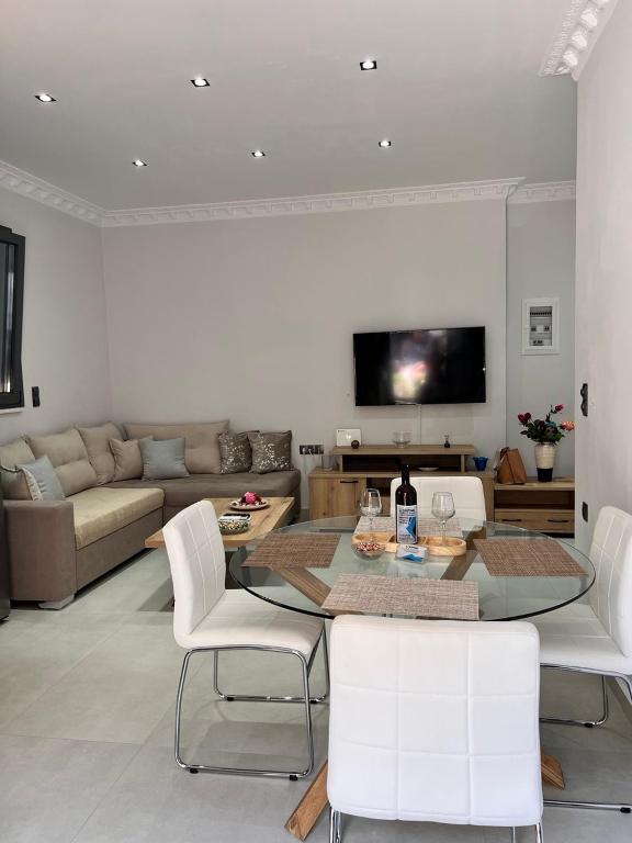 TV a/nebo společenská místnost v ubytování KONTIS' Furnished apartment