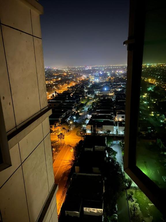 Suitetrails - Luxury 1 Bedroom Apartment 5th F Gold Crest mall DHA Lahore