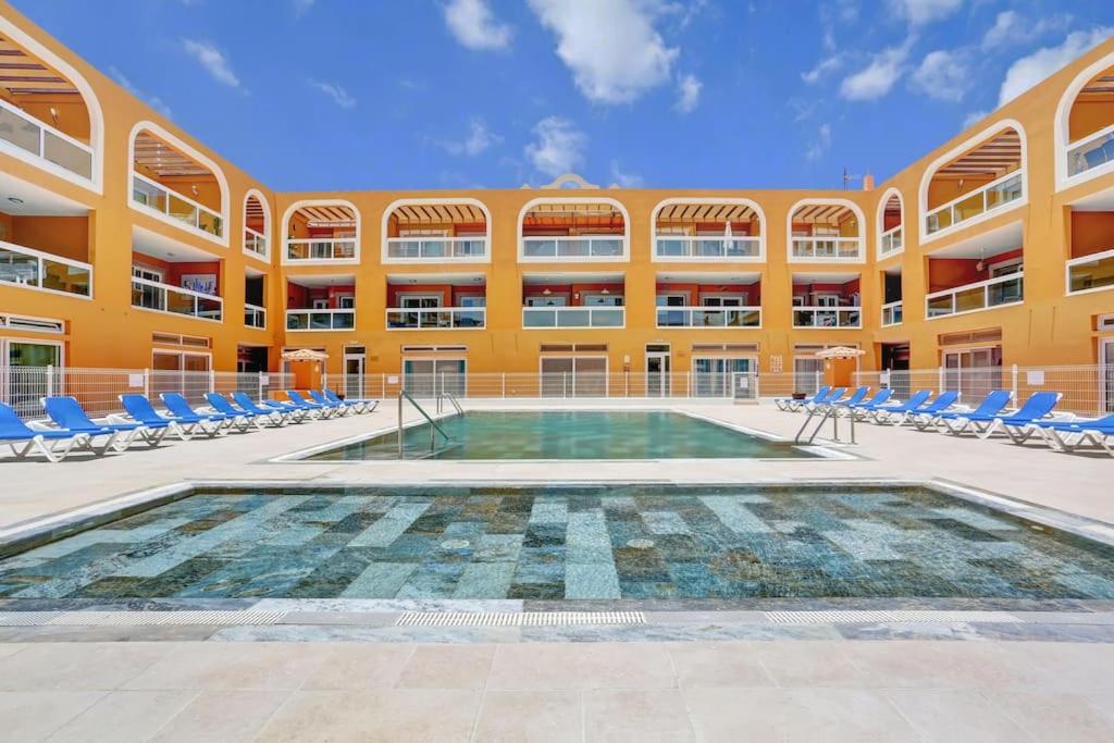 Swimmingpoolen hos eller tæt på La Concha Beach Apartments with pool for kids!