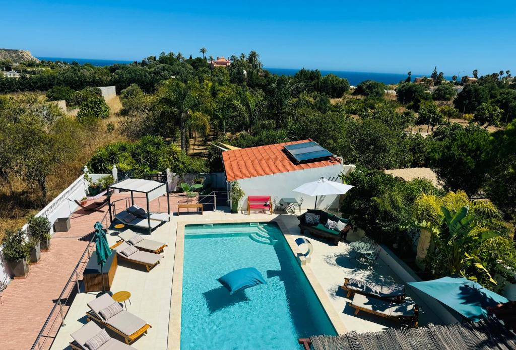 Bazén v ubytování Palm View Guesthouse, adults only nebo v jeho okolí