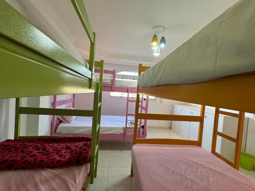 Postel nebo postele na pokoji v ubytování Cairo Pyramids View Hostel & Apartment