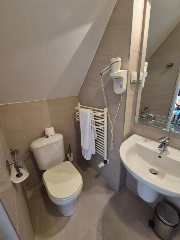 Ein Badezimmer in der Unterkunft Meduza Hotel &amp; Spa