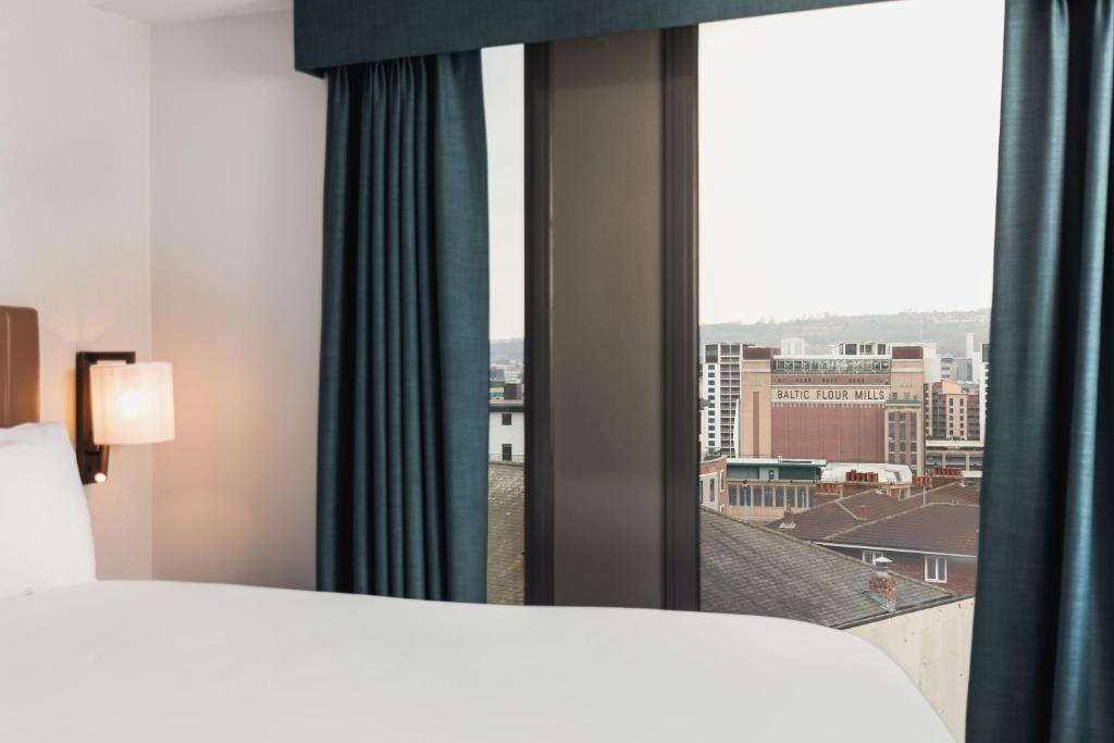 Postel nebo postele na pokoji v ubytování Staybridge Suites Newcastle by IHG