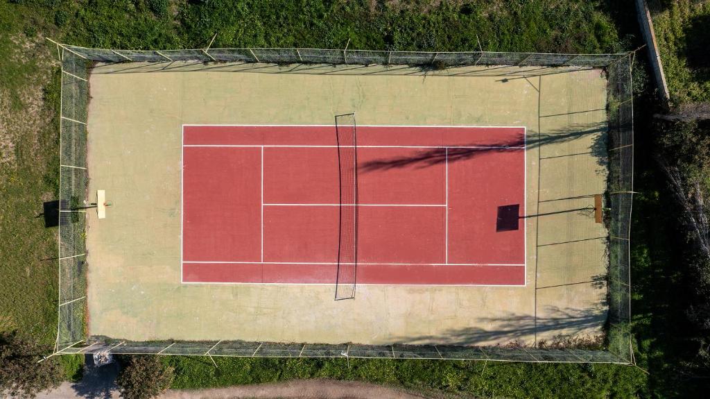 Tenis a/nebo squash v ubytování Aegean Bay Hotel nebo okolí