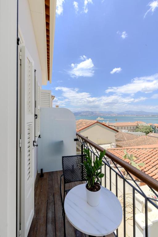 Balkón nebo terasa v ubytování Nafplion Comfy Suites