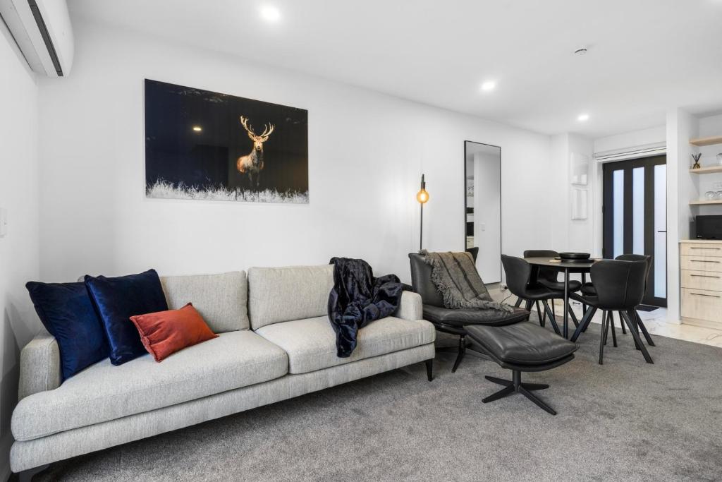 Stylish and Sleek City Stay