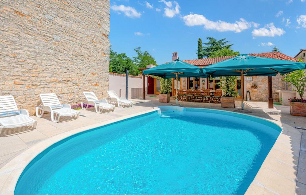 Rustic Villa Diana with pool near Rovinj