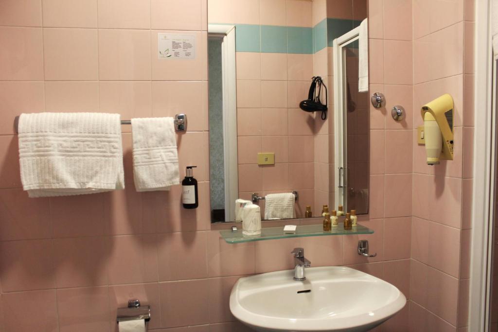 Koupelna v ubytování Phi Hotel Ambra