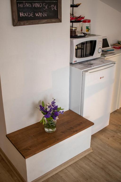 Kuchyň nebo kuchyňský kout v ubytování Borea Rooms - Sobe Budanje
