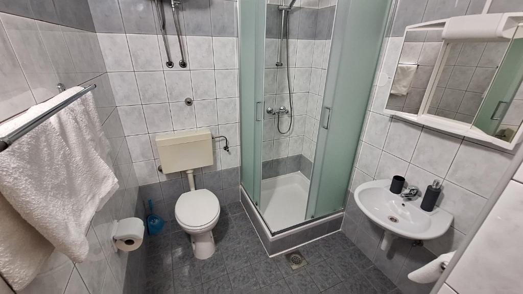 Koupelna v ubytování Anic Apartments Stanići