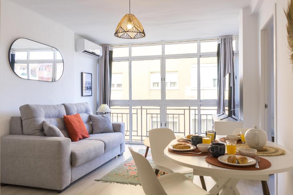 El Palo 5 by Pineapple Homes