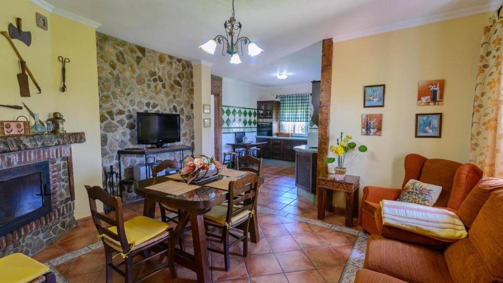 Televízia a/alebo spoločenská miestnosť v ubytovaní Casa Quintero 4 dorm Conil de la Frontera by Ruralidays