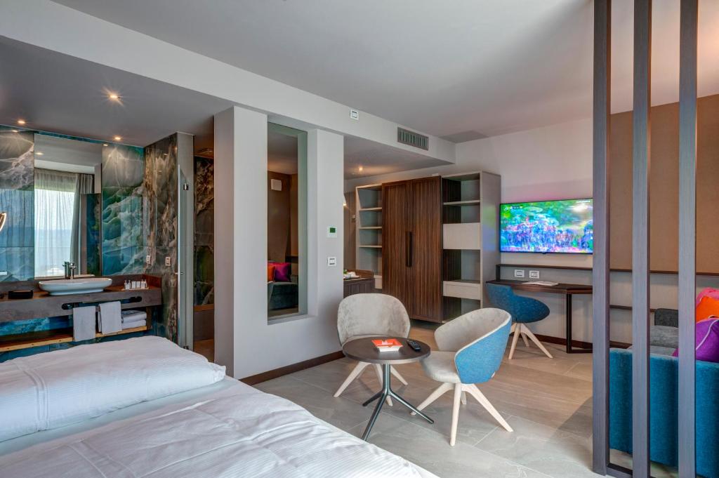 Sky View Garda Lake by Hotel Galvani - Junior Suite Con Terrazza E Vista Lago