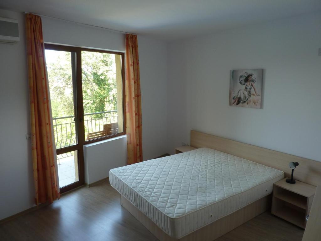 Astarta Riviera Nature - Appartement D'une Chambre Avec Vue Sur La Piscine